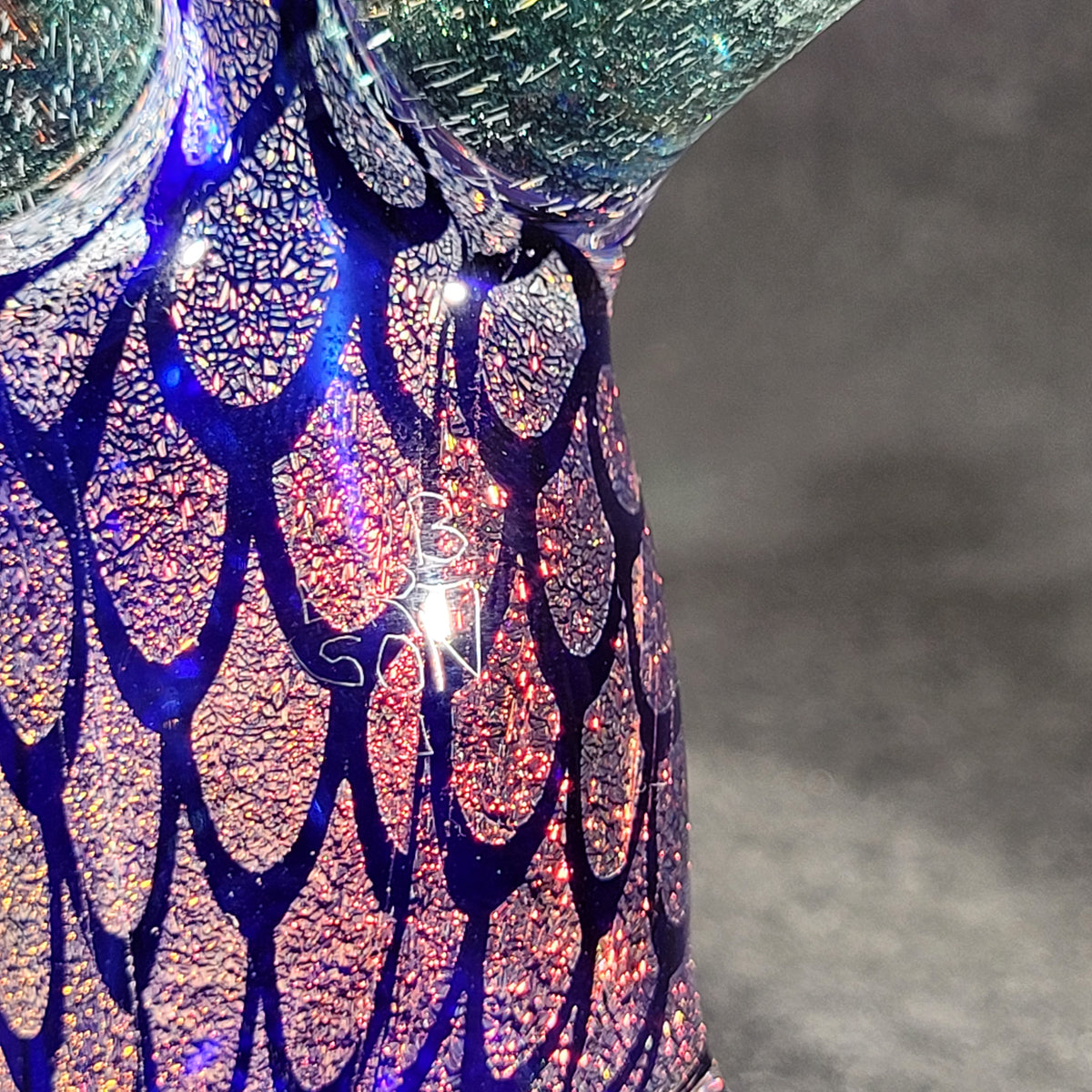 Robertson Glass - Rainbow Fish Giraffe – Invest in Headies