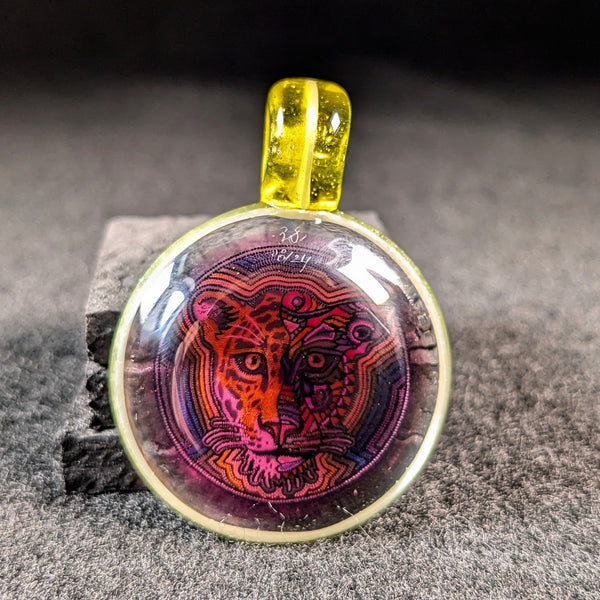 Z Shore Glass - 1/1 Jaguar Totem Pendant